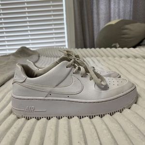 Nike Air Force 1 Sage Low